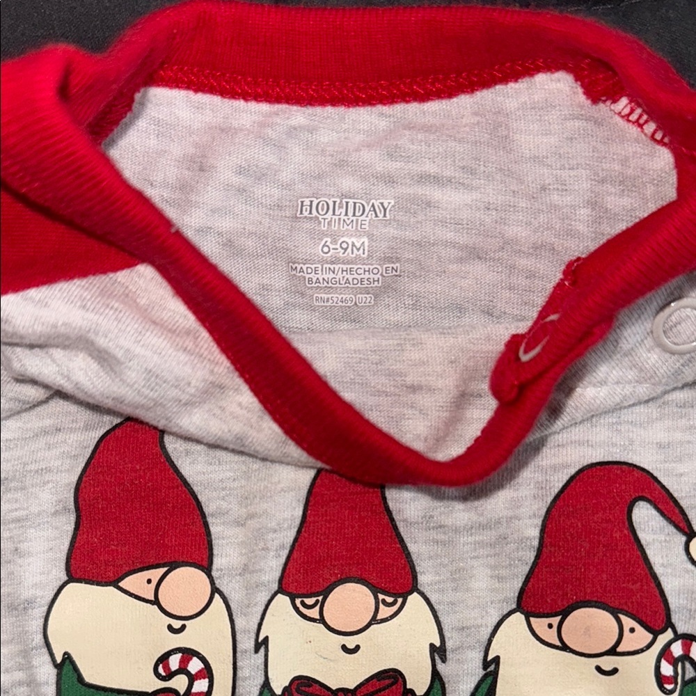 Holiday Time “‘Tis the Season” 6-9 months Bodysuit with Gnome Design - Picture 2 of 4